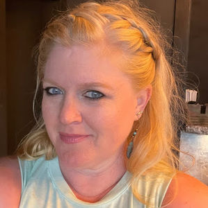 Meet your Posher, Teri